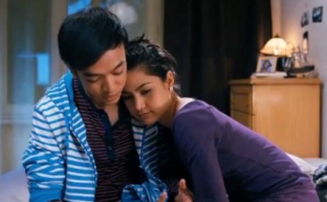 "Eh, eh, jangan...nanti pak haji datang..."