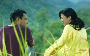 "Eh, abang..." Gedik.