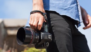 dslr-wrist-strap-on-wrist