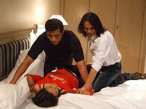 Not the first time Aaron forces a woman on camera. Hmm.