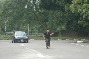 On the run from the authorities: no method is more rebellious than the skateboard.